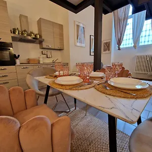 Regina In Porta Romana 2 - Sky Tv, Wifi E Breakfast Box Milano